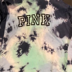 VS PINK TIE DYE SHIRT SIZE LARGE